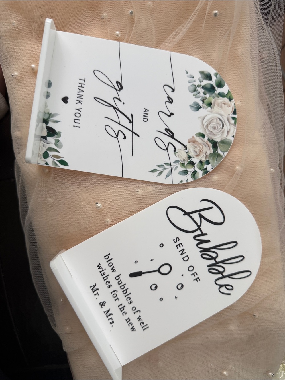 Elegant White 'Bubble' & 'Cards and Gifts' Wedding Signs - Pack of 2